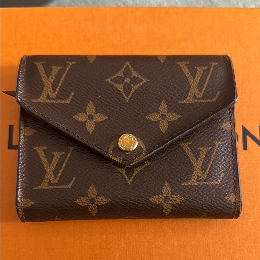 Louis vuitton victorine wallet monogram